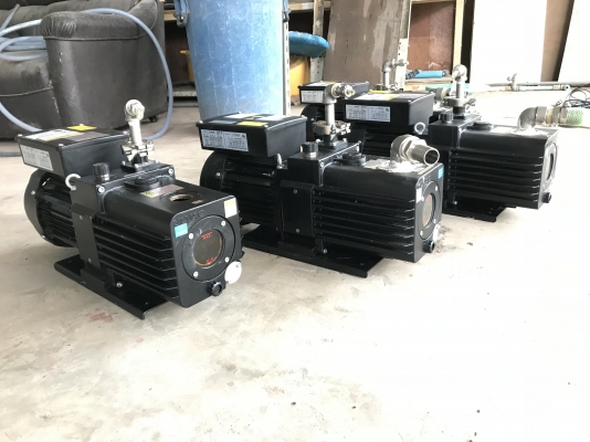 ขายปั๊มแวคคั่มสุญญากาศ ULVAC 0.4KW. 220V ไฟบ้าน หายาก สภาพสวยมาก หมุนนิ่ม พร้อมใช้งาน มี 4ตัว ขายปั๊มแวคคั่มสุญญากาศ ULVAC 0.4KW. 220V ไฟบ้าน หายาก สภาพสวยมาก หมุนนิ่ม พร้อมใช้งาน มี 4ตัว