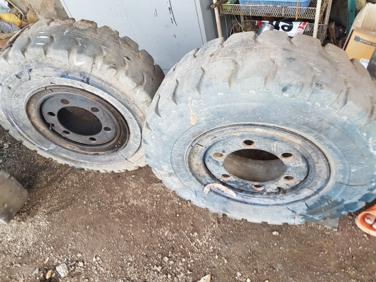 ขายเหมายางลมรถยก7500...6เส้น