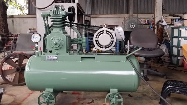 ปั้มลมญี่ปุ่น เมจิ 3 แรง ไฟบ้าน 220 Made in japan หาใช้งานอยู่ จับจองกันได้เลย