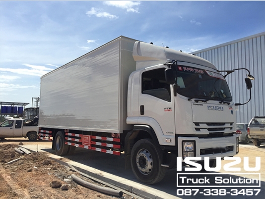 ISUZU รถบรรทุก 6 ล้อใหญ๋