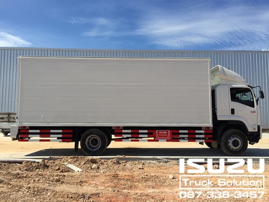 ISUZU รถบรรทุก 6 ล้อใหญ๋