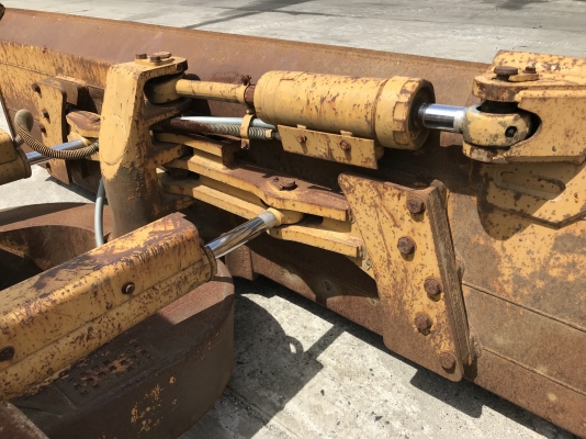 CAT D6M นำเข้าจากญี่ปุ่น ราคาไม่แพง รถสวย สภาพดีครับ