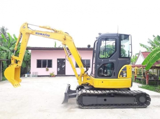 ขายจ้า...KOMATSU PC40MR-2  เก่านอกแท้...สภาพสวยมากๆๆๆ    5,xxxxชั่วโมง  พร้อมใช้  โทร  089-3818694  จ๊อย