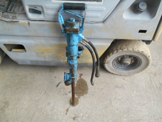 ขายเบรคเกอร์ หรือหัวกระแทกปูน น้ำมัน พร้อมใช้งาน