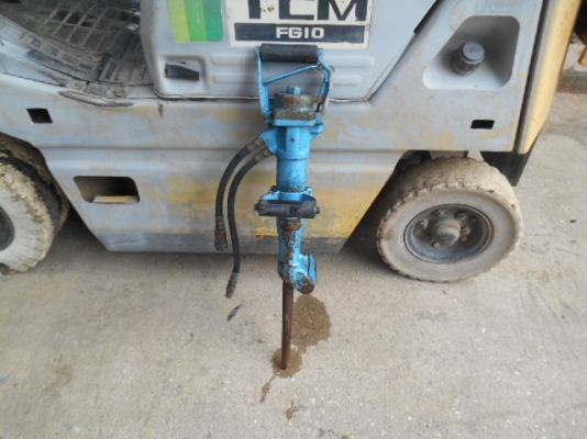 ขายเบรคเกอร์ หรือหัวกระแทกปูน น้ำมัน พร้อมใช้งาน