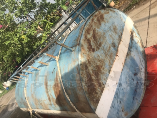 ขายด่วน ถัง4000ลิตร ไม่มีพุ มีขาตั้ง ขึ้นบนรถเอฟได้ ยาว2.70 กว้าง1.60 ถังรูปไข่ แข็งแรง ขาย 22000 บาท