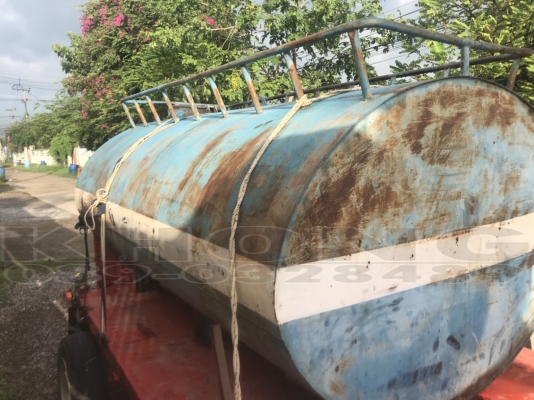 ขายด่วน ถัง4000ลิตร ไม่มีพุ มีขาตั้ง ขึ้นบนรถเอฟได้ ยาว2.70 กว้าง1.60 ถังรูปไข่ แข็งแรง ขาย 22000 บาท
