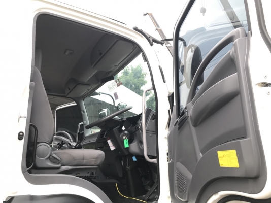 ขาย 10 ล้อหัวลากปี60 ISUZU GXZ 360 EURO 3 รุ่นหน้าตึก เครื่องคอมมอลเรล 360 เเรงม้า รุ่นท่อทอง เบรคทิ