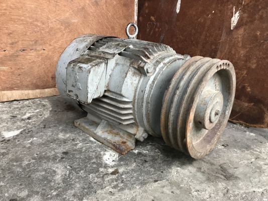 ขายมอเตอร์ไฟฟ้า Mitsubishi 7.5HP. 380V 1450rpm. สภาพดีเดิมๆ หมุนนิ่ม พร้อมใช้งาน