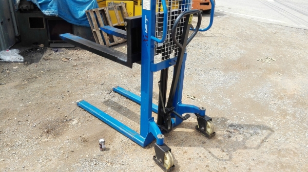 #สแตกเกอร์แฮนด์ลิฟท์ XLIFT 1000 kg ยกสูง 160 cm งายาว 110 cm สภาพใหม่