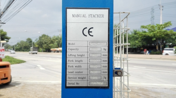 #สแตกเกอร์แฮนด์ลิฟท์ XLIFT 1000 kg ยกสูง 160 cm งายาว 110 cm สภาพใหม่