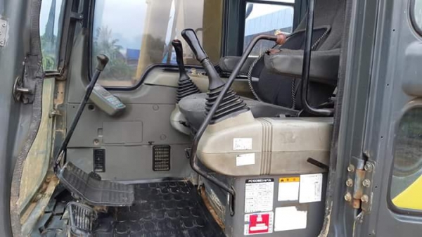 ขายKomatsuPc100-6 ราคาต่อรอง เจ้าของขายเอง 085-0570914 ขายKomatsuPc100-6 ราคาต่อรอง เจ้าของขายเอง 085-0570914