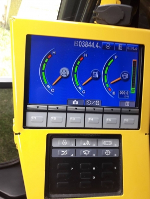 ขายดาวน์!! Komatsu PC200-8MO ไมล์ ชม.3,800 สภาพสวยค่ะ ขายดาวน์!! Komatsu PC200-8MO ไมล์ ชม.3,800 สภาพสวยค่ะ