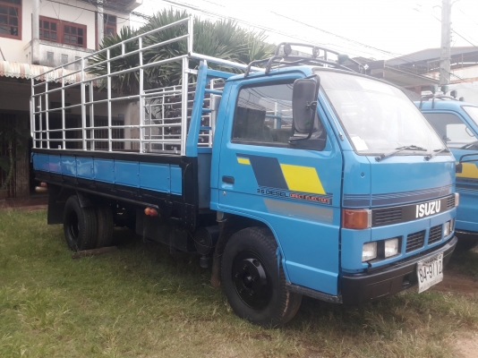 ขาย6ล้อรถโดยสาร ISUZU NKR110 แรงม้า รถห้างแท้ สวยๆ เกียร์สั้น ยกหัวได้ เครื่องเยี่ยม แชทซีสวยๆมากๆตล