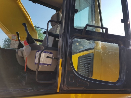 ขายรถแบคโฮ KOMATSU PC200-8MO ซีเรียลสูง ใช้งานเพียง 8 พันชั่วโมง สภาพนางฟ้า เอกสารเล่มทะเบียน ขายรถแบคโฮ KOMATSU PC200-8MO ซีเรียลสูง ใช้งานเพียง 8 พันชั่วโมง สภาพนางฟ้า เอกสารเล่มทะเบียน