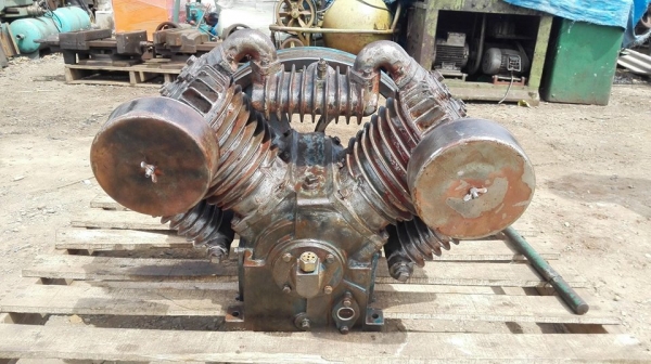 หัวปั้มลมงานนอก USA ขนาด 10 HP ของประมูลราชการใช้พ่นสีกลมทาง ของสภาพใหม่เก่าเก็บกรองอากาศไม่เห็นฝุ่นใหม่กริ้บ