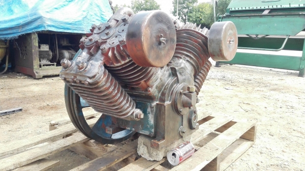 หัวปั้มลมงานนอก USA ขนาด 10 HP ของประมูลราชการใช้พ่นสีกลมทาง ของสภาพใหม่เก่าเก็บกรองอากาศไม่เห็นฝุ่นใหม่กริ้บ หัวปั้มลมงานนอก USA ขนาด 10 HP ของประมูลราชการใช้พ่นสีกลมทาง ของสภาพใหม่เก่าเก็บกรองอากาศไม่เห็นฝุ่นใหม่กริ้บ