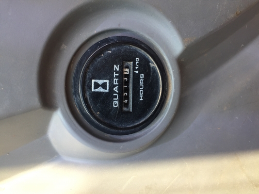 KOBELCO MARK 8 Super SK 200 ทำงาน 14,500 hr เอกสารเล่มทะเบียนครบพร้อมโอน เครื่องแรงดีแห้งดีไม่มีโหลด ภายในเก๋งแอร์เย็น บูมอาร์มสวยๆไม่มีแตกร้าว ช่วงล่างประมาณ 75\% พร้อมใช้งานได้เลย ราคาต่อรองได้ครับ