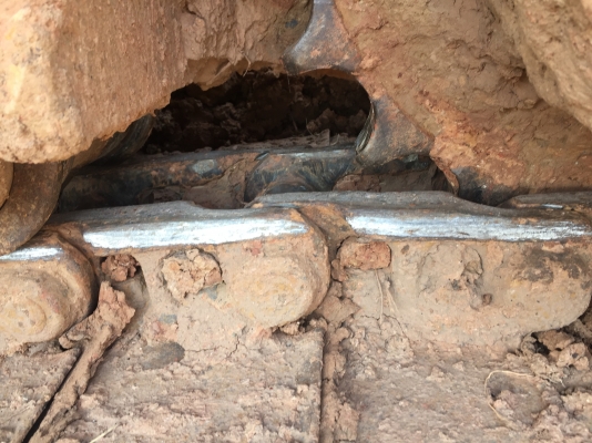 KOBELCO MARK 8 Super SK 200 ทำงาน 14,500 hr เอกสารเล่มทะเบียนครบพร้อมโอน เครื่องแรงดีแห้งดีไม่มีโหลด ภายในเก๋งแอร์เย็น บูมอาร์มสวยๆไม่มีแตกร้าว ช่วงล่างประมาณ 75\% พร้อมใช้งานได้เลย ราคาต่อรองได้ครับ