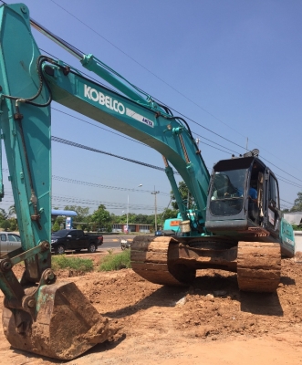 KOBELCO MARK 8 Super SK 200 ทำงาน 14,500 hr เอกสารเล่มทะเบียนครบพร้อมโอน เครื่องแรงดีแห้งดีไม่มีโหลด ภายในเก๋งแอร์เย็น บูมอาร์มสวยๆไม่มีแตกร้าว ช่วงล่างประมาณ 75\% พร้อมใช้งานได้เลย ราคาต่อรองได้ครับ
