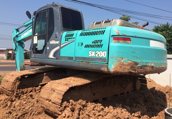 KOBELCO MARK 8 Super SK 200 ทำงาน 14,500 hr เอกสารเล่มทะเบียนครบพร้อมโอน เครื่องแรงดีแห้งดีไม่มีโหลด ภายในเก๋งแอร์เย็น บูมอาร์มสวยๆไม่มีแตกร้าว ช่วงล่างประมาณ 75\% พร้อมใช้งานได้เลย ราคาต่อรองได้ครับ