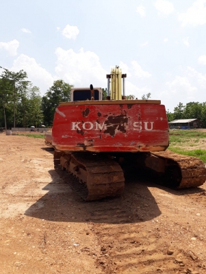 ขายรถแบคโฮ KOMATSU PC200-5 บูมยาวคอนโทนสั้นไฟฟ้าเต็ม