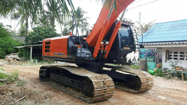 ขายแบคโฮ HITACHI.ZX200-5G.ทำงาน 13,000 ราคา 1,850,000 ต่อรอง