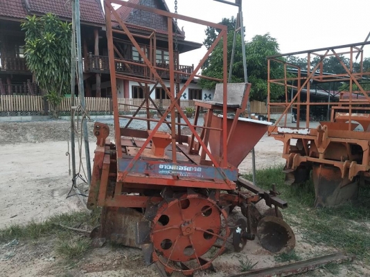 ขายเครื่องปลูกอ้อย ร่องคู่พร้อมใช้งาน