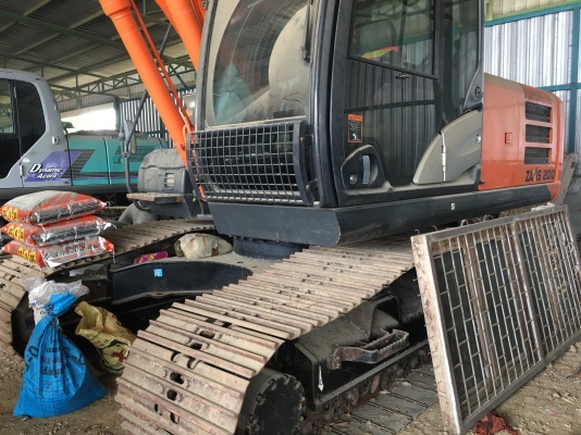 ขายรถแบคโฮ HITACHI ZX200-5G ปี 2013 ใช้งานเพียง 6 พันชั่วโมง รถใช้ในโรงงานน้ำตาล สภาพนางฟ้า สวย แน่น เต็ม ทำงานสมบูรณ์ทุกระบบ เอกสารเล่มทะเบียน