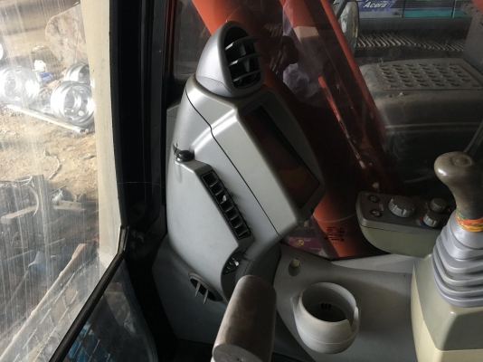 ขายรถแบคโฮ HITACHI ZX200-5G ปี 2013 ใช้งานเพียง 6 พันชั่วโมง รถใช้ในโรงงานน้ำตาล สภาพนางฟ้า สวย แน่น เต็ม ทำงานสมบูรณ์ทุกระบบ เอกสารเล่มทะเบียน