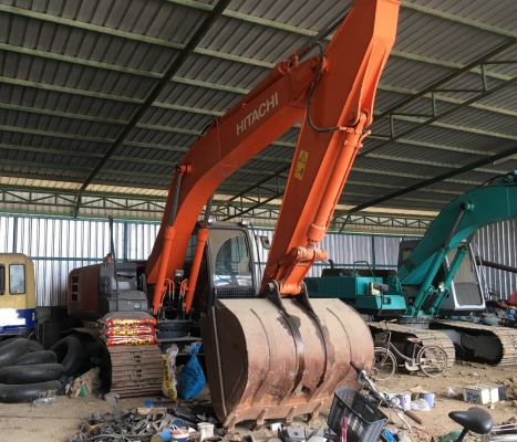 ขายรถแบคโฮ HITACHI ZX200-5G ปี 2013 ใช้งานเพียง 6 พันชั่วโมง รถใช้ในโรงงานน้ำตาล สภาพนางฟ้า สวย แน่น เต็ม ทำงานสมบูรณ์ทุกระบบ เอกสารเล่มทะเบียน