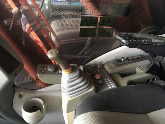 ขายรถแบคโฮ HITACHI ZX200-5G ปี 2013 ใช้งานเพียง 6 พันชั่วโมง รถใช้ในโรงงานน้ำตาล สภาพนางฟ้า สวย แน่น เต็ม ทำงานสมบูรณ์ทุกระบบ เอกสารเล่มทะเบียน