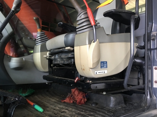 ขายรถแบคโฮ HITACHI ZX200-5G ปี 2013 ใช้งานเพียง 6 พันชั่วโมง รถใช้ในโรงงานน้ำตาล สภาพนางฟ้า สวย แน่น เต็ม ทำงานสมบูรณ์ทุกระบบ เอกสารเล่มทะเบียน