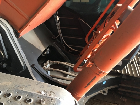 ขายรถแบคโฮ HITACHI ZX200-5G ปี 2013 ใช้งานเพียง 6 พันชั่วโมง รถใช้ในโรงงานน้ำตาล สภาพนางฟ้า สวย แน่น เต็ม ทำงานสมบูรณ์ทุกระบบ เอกสารเล่มทะเบียน