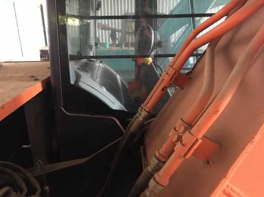 ขายรถแบคโฮ HITACHI ZX200-5G ปี 2013 ใช้งานเพียง 6 พันชั่วโมง รถใช้ในโรงงานน้ำตาล สภาพนางฟ้า สวย แน่น เต็ม ทำงานสมบูรณ์ทุกระบบ เอกสารเล่มทะเบียน