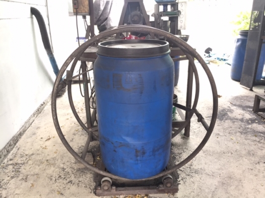 ขายด่วน! เครื่องช่วยผสม ทุ่นแรงการผสมน้ำหนัก 100 kg ขายด่วน! เครื่องช่วยผสม ทุ่นแรงการผสมน้ำหนัก 100 kg