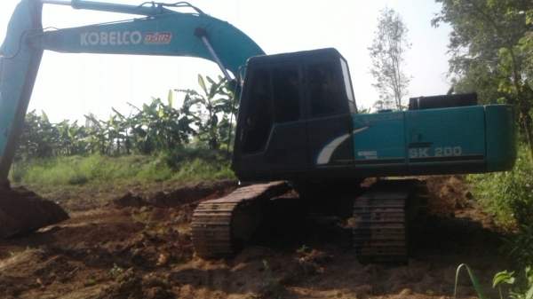 ขายด่วน KOBELCO SK200 MART II สภาพพร้อมใช้งาน เครื่องปั้มดี สนใจสอบถาม .093 0764943  คุณ ตั้ม