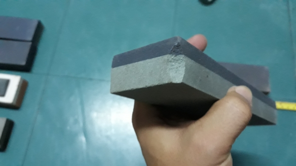 ขายหินลับมีดตราคนป่าขนาด2&times;8&times;1&quot;งานเก่ามีตำหนิมุมบิ่น
