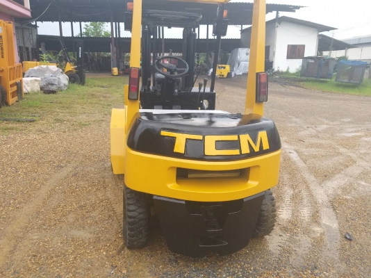 ขายรถยก TCM FD25 Z เครื่องดีเซล 4BC  เสาสูง 3 เมตร ยกได้ 2.5 ตัน เกียร์ธรรมดา ล้อหน้าคู่ รถนอกนำเข้า ติดต่อ 098-7962549