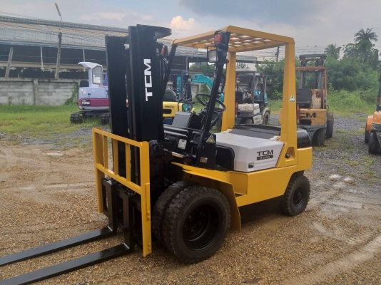 ขายรถยก TCM FD25 Z เครื่องดีเซล 4BC  เสาสูง 3 เมตร ยกได้ 2.5 ตัน เกียร์ธรรมดา ล้อหน้าคู่ รถนอกนำเข้า ติดต่อ 098-7962549