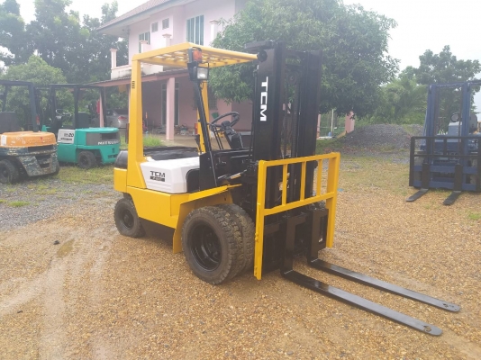 ขายรถยก TCM FD25 Z เครื่องดีเซล 4BC  เสาสูง 3 เมตร ยกได้ 2.5 ตัน เกียร์ธรรมดา ล้อหน้าคู่ รถนอกนำเข้า ติดต่อ 098-7962549
