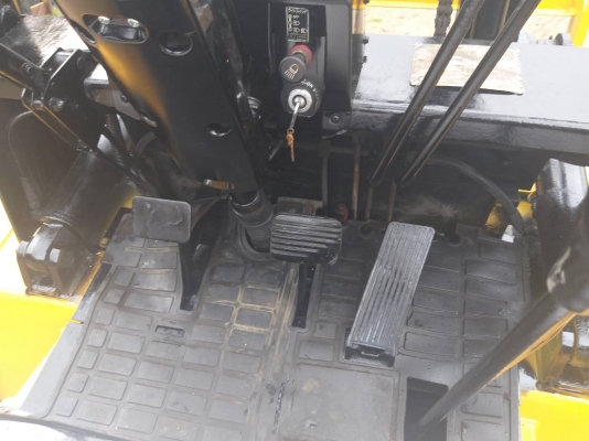 ขายรถยก TCM FD25 Z เครื่องดีเซล 4BC  เสาสูง 3 เมตร ยกได้ 2.5 ตัน เกียร์ธรรมดา ล้อหน้าคู่ รถนอกนำเข้า ติดต่อ 098-7962549