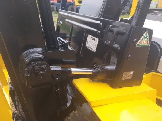 ขายรถยก TCM FD25 Z เครื่องดีเซล 4BC  เสาสูง 3 เมตร ยกได้ 2.5 ตัน เกียร์ธรรมดา ล้อหน้าคู่ รถนอกนำเข้า ติดต่อ 098-7962549