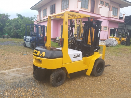 ขายรถยก TCM FD25 Z เครื่องดีเซล 4BC  เสาสูง 3 เมตร ยกได้ 2.5 ตัน เกียร์ธรรมดา ล้อหน้าคู่ รถนอกนำเข้า ติดต่อ 098-7962549