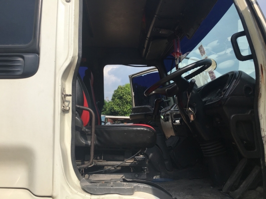 รถบรรทุก 10 ล้อหัวลาก ยี่ห้อ ISUZU รุ่น GXZ23KZ DECA 270 NGV 12 ถัง จดทะเบียนปี 2544 เลขเครื่อง 6SD1-730641 รถบรรทุก 10 ล้อหัวลาก ยี่ห้อ ISUZU รุ่น GXZ23KZ DECA 270 NGV 12 ถัง จดทะเบียนปี 2544 เลขเครื่อง 6SD1-730641