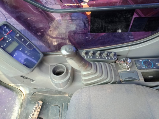 ขายรถแบคโฮมือสอง HITACHI ZX200-1 ใช้งานเพียง 7 พันชั่วโมง สภาพเทพบุตร ระบบการทำงานดีมาก เอกสารเล่มทะเบียน