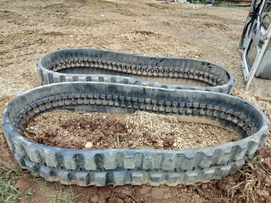 ????ขาย แทรคยาง เก่านอกแท้ สภาพ90\%????   76ข้อ  ราคา คู่ละ 15,000 บาท ☎️ สนใจติดต่อ 096-3268553 (สถิตย์พันธ์) ???? ID LINE 0963268553 ร้านรุ่งเจริญแทรกเตอร์ อำเภอพระพุทธบาท จังหวัดสระบุรี