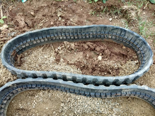 ????ขาย แทรคยาง เก่านอกแท้ สภาพ90\%????   76ข้อ  ราคา คู่ละ 15,000 บาท ☎️ สนใจติดต่อ 096-3268553 (สถิตย์พันธ์) ???? ID LINE 0963268553 ร้านรุ่งเจริญแทรกเตอร์ อำเภอพระพุทธบาท จังหวัดสระบุรี