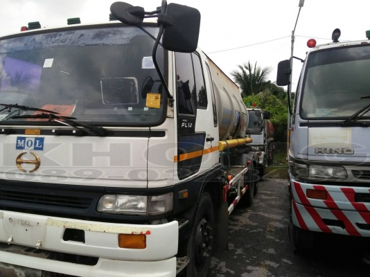 ขายด่วน ถังสแตนเลส 15000 ลิตร 3ช่องใส่น้ำ จะถอดลงจากรถ  ขาย 120000 บาท