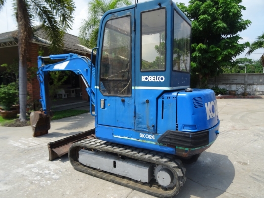 รถขุด SK024 ตู้เก๋ง ราคา 195,000 บาท เท่านั้น